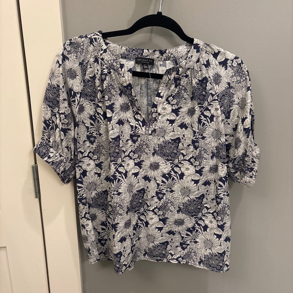 Current Air Small Liana navy blue white floral blouse top